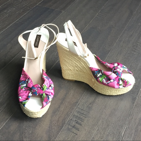 Joan & David Schuhes Joan David Sharone Wedge Sandale 7m Poshmark Joan & David Schuhes Joan David Sharone Sharone David Wedge Sandale 7m Poshmark b076cb